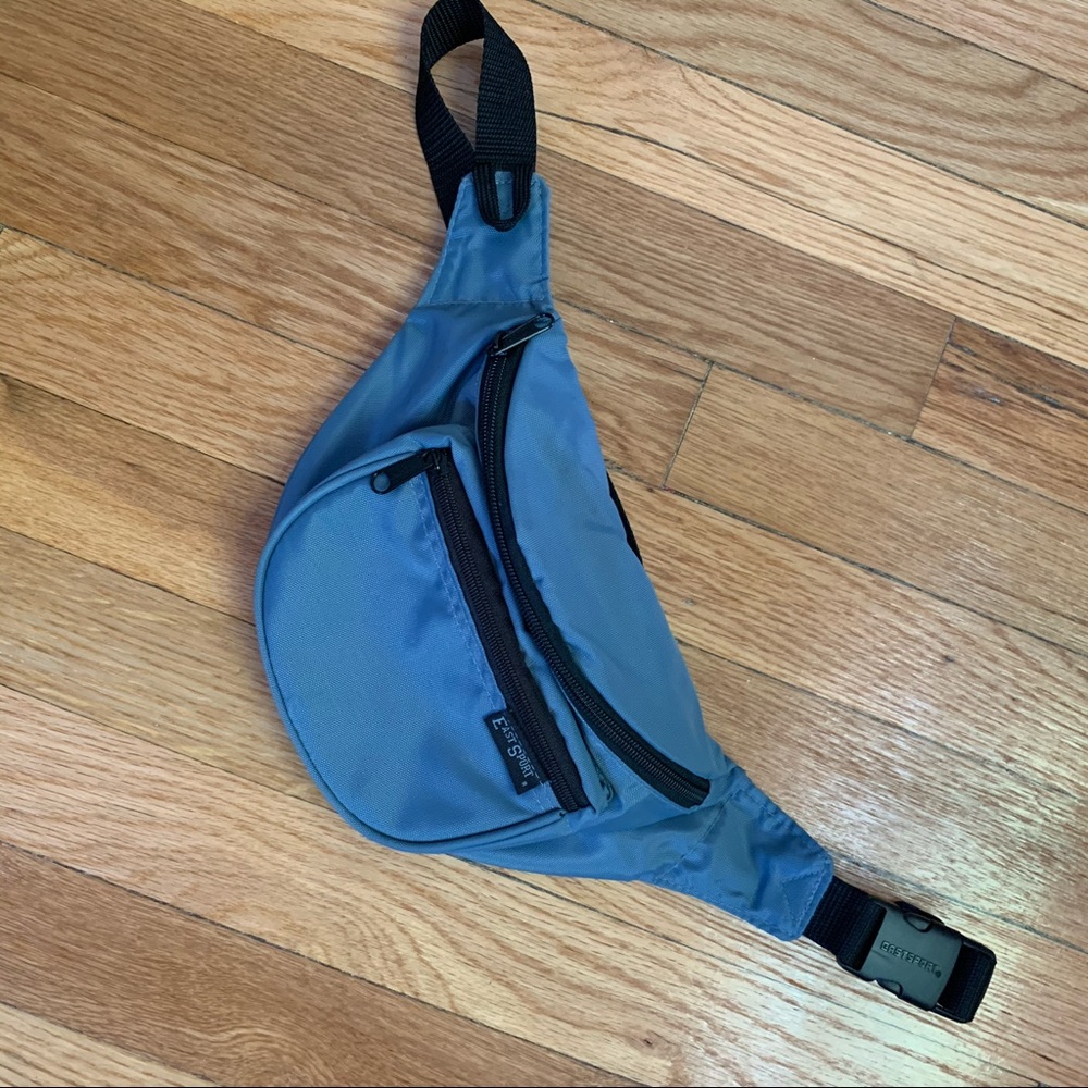 Vintage EastSport belt bag/ fannie pack